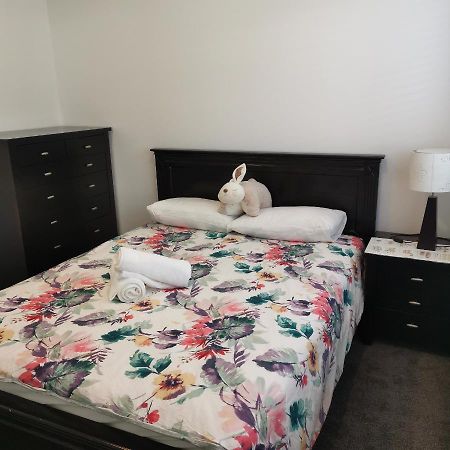 Cozy Granny Flat B&B โอ๊คแลนด์ ภายนอก รูปภาพ